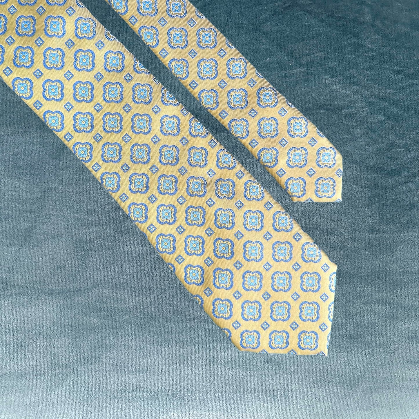 CORBATA LINT AMARILLO